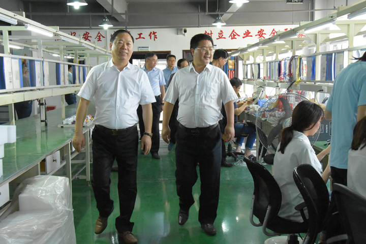 KBT_2155.jpg KBT_2155.jpg